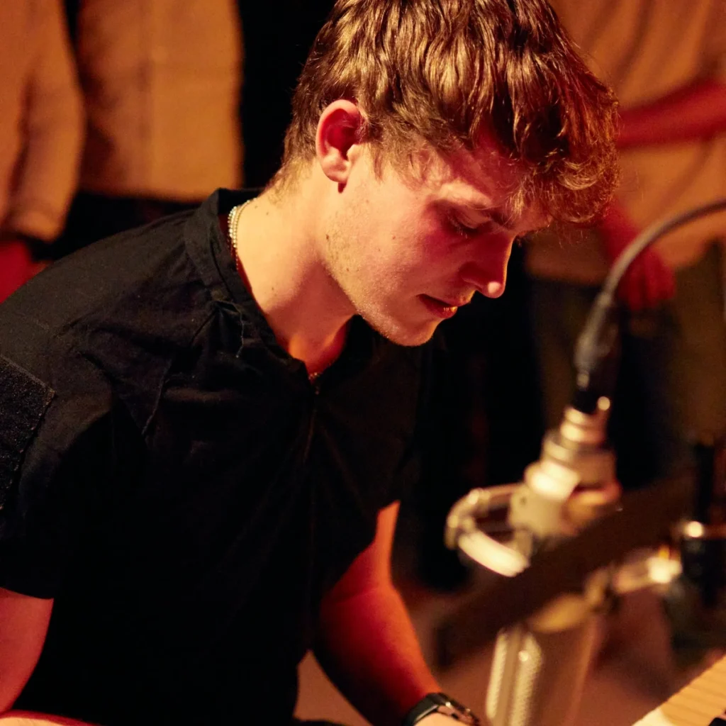 The Long Way to Le Léman: Tom Merrall and Antonin Fourrier Map a Lake in Five Piano Pieces