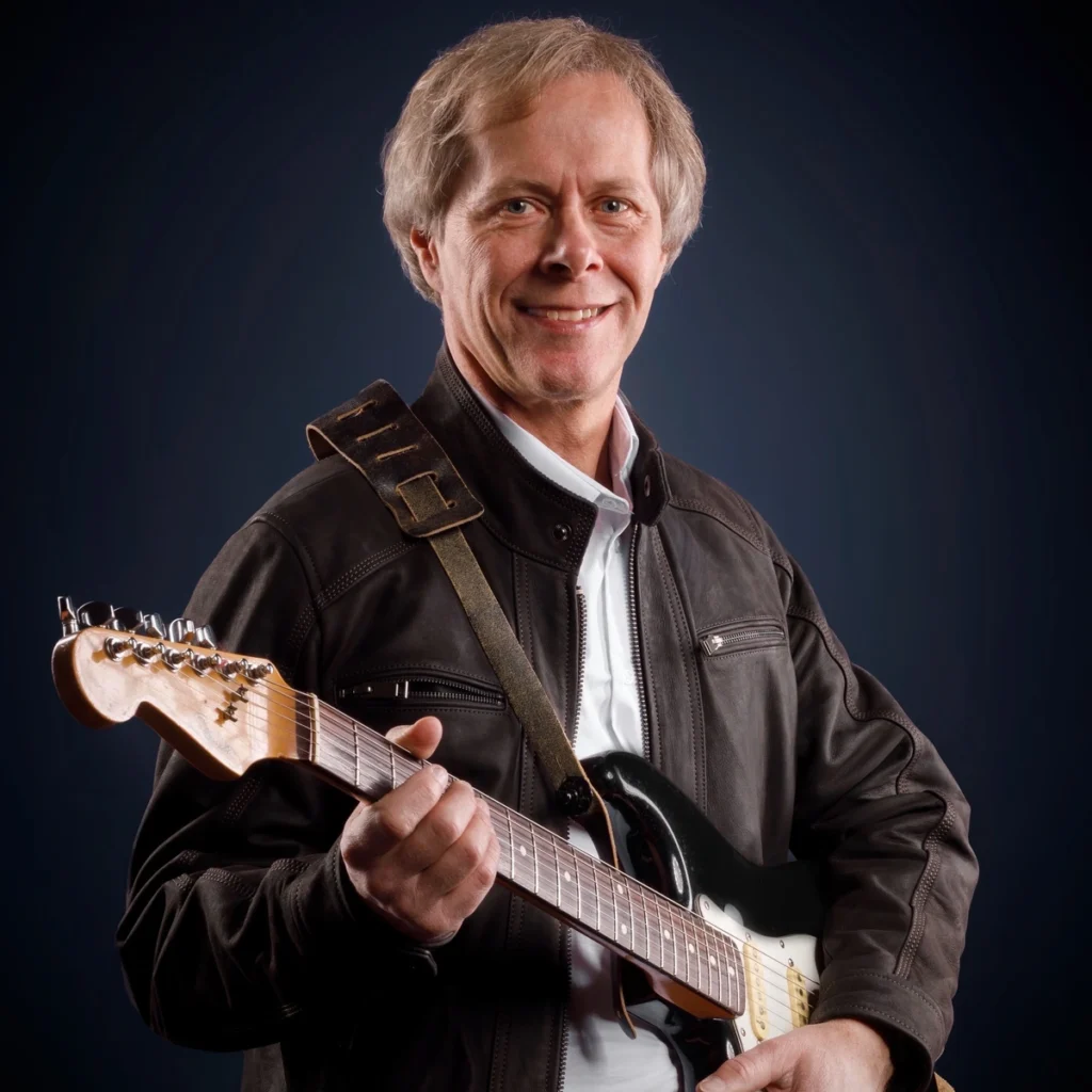 Jean-Marc Wanner Sets Alain Varlet's Words to Three Distorted Guitars on En Coulisses